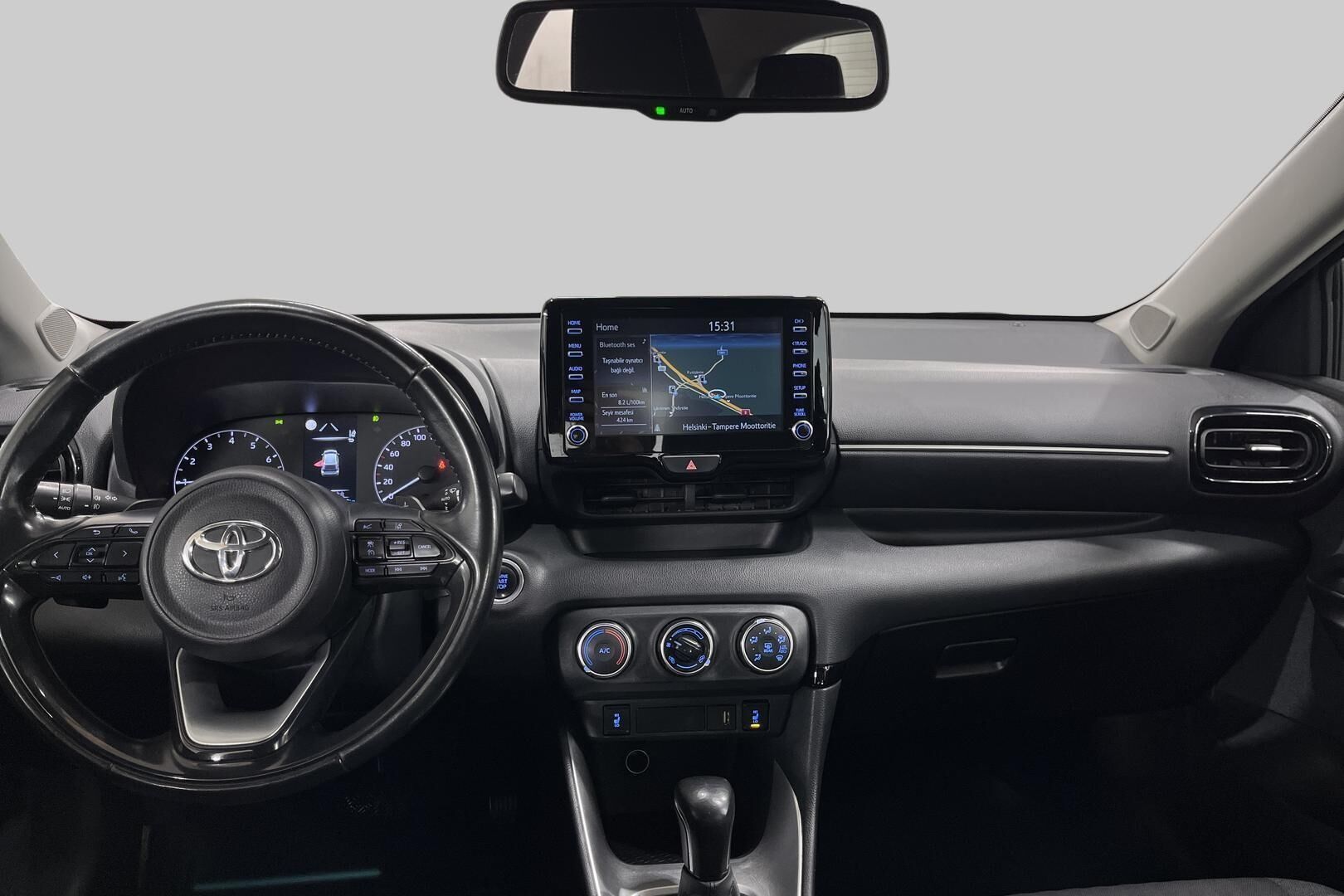 Toyota Yaris iso kuva 13