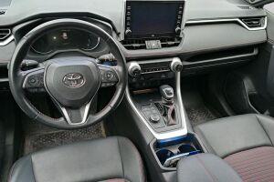 Toyota RAV4 Plug-in esikatselu 1