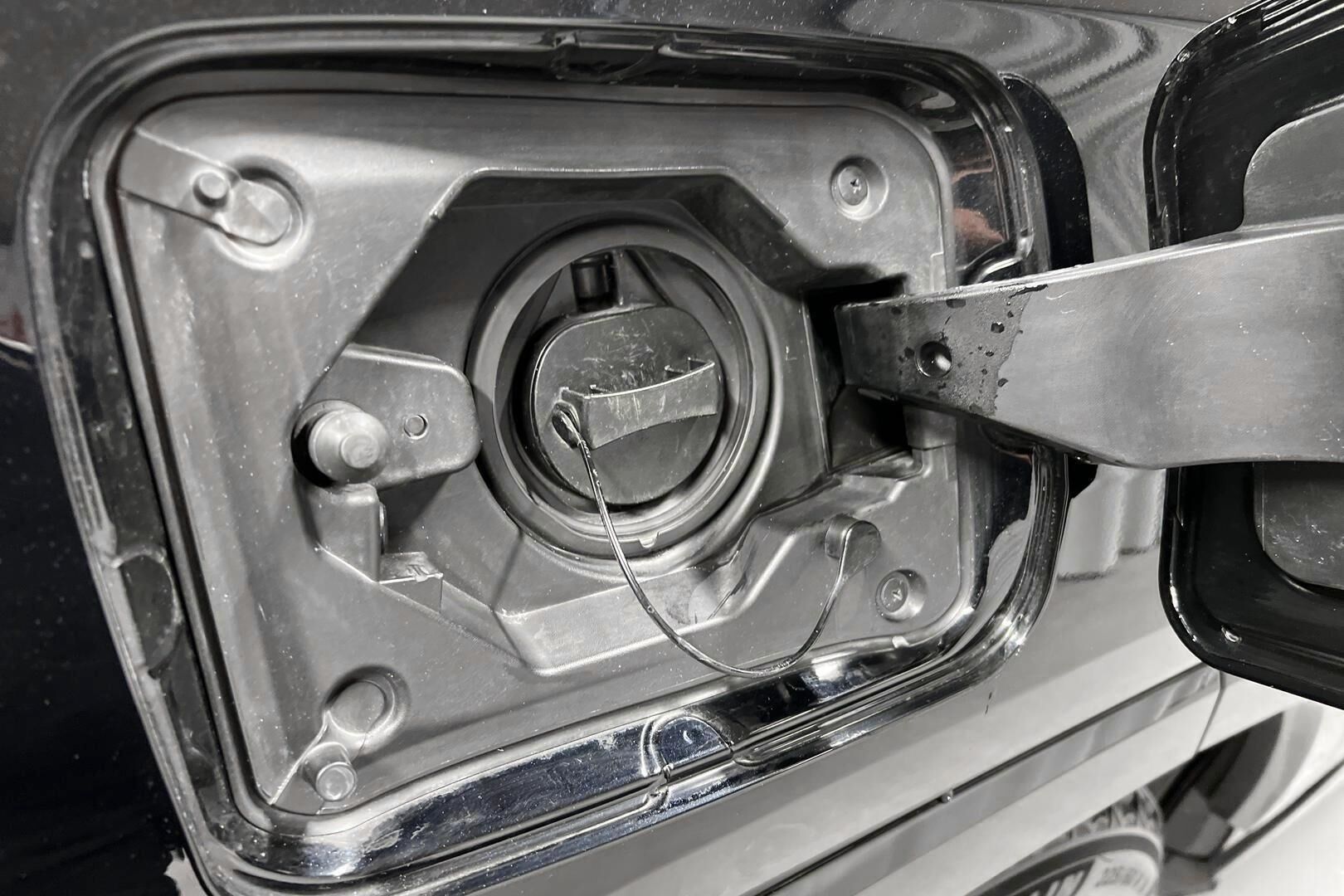 Toyota RAV4 iso kuva 21