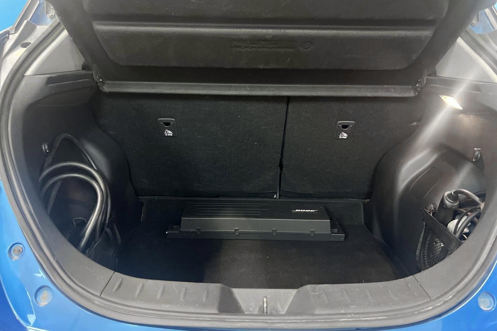 Nissan Leaf iso kuva 11
