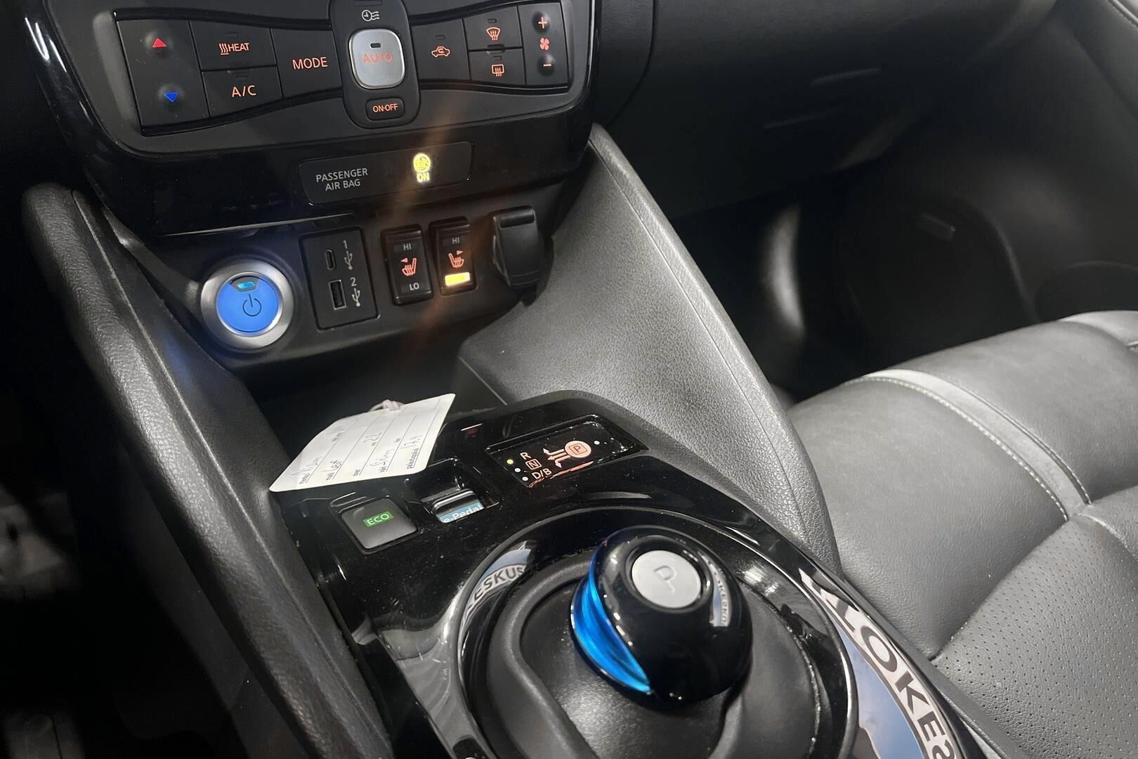 Nissan Leaf iso kuva 20