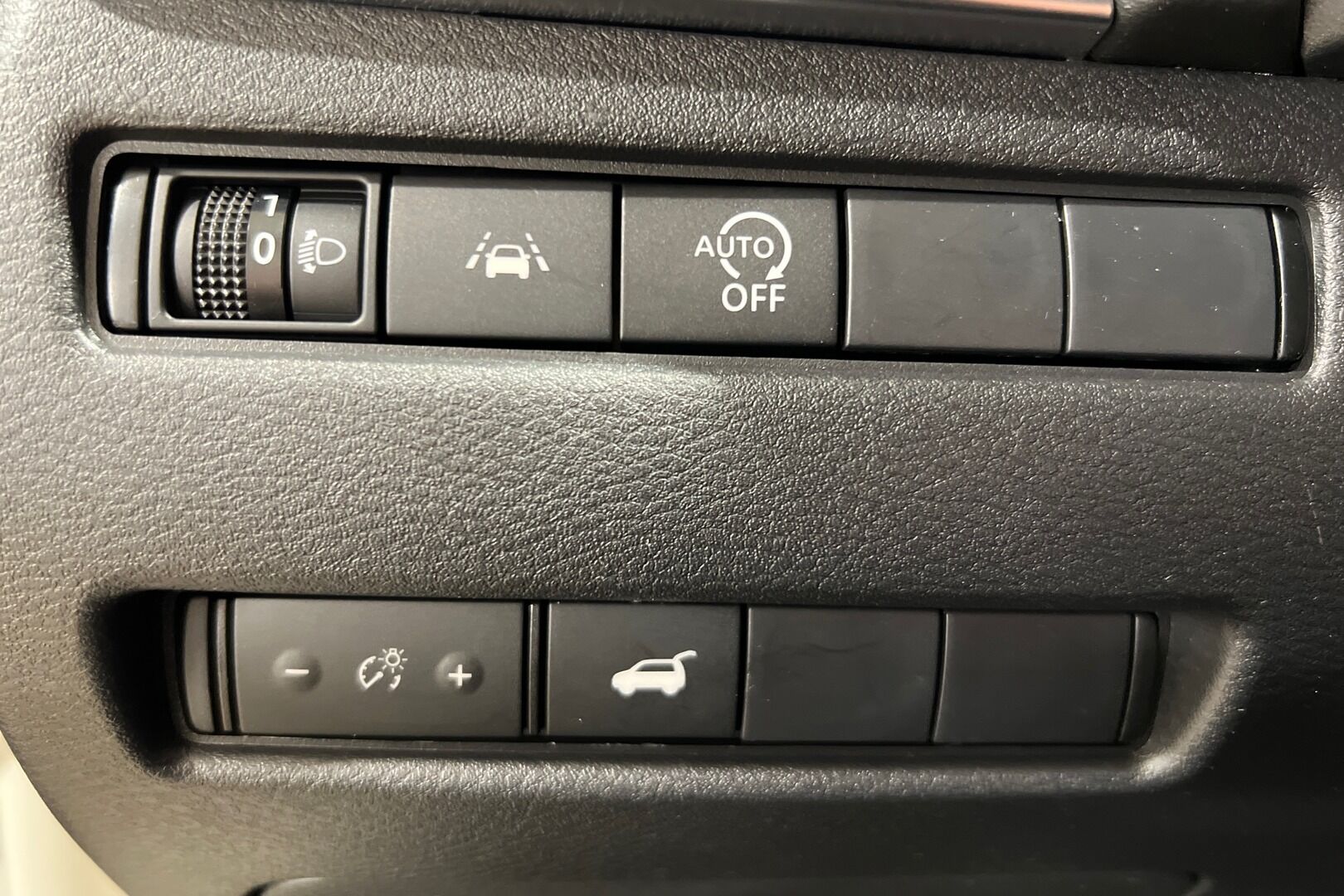 Nissan Qashqai iso kuva 9