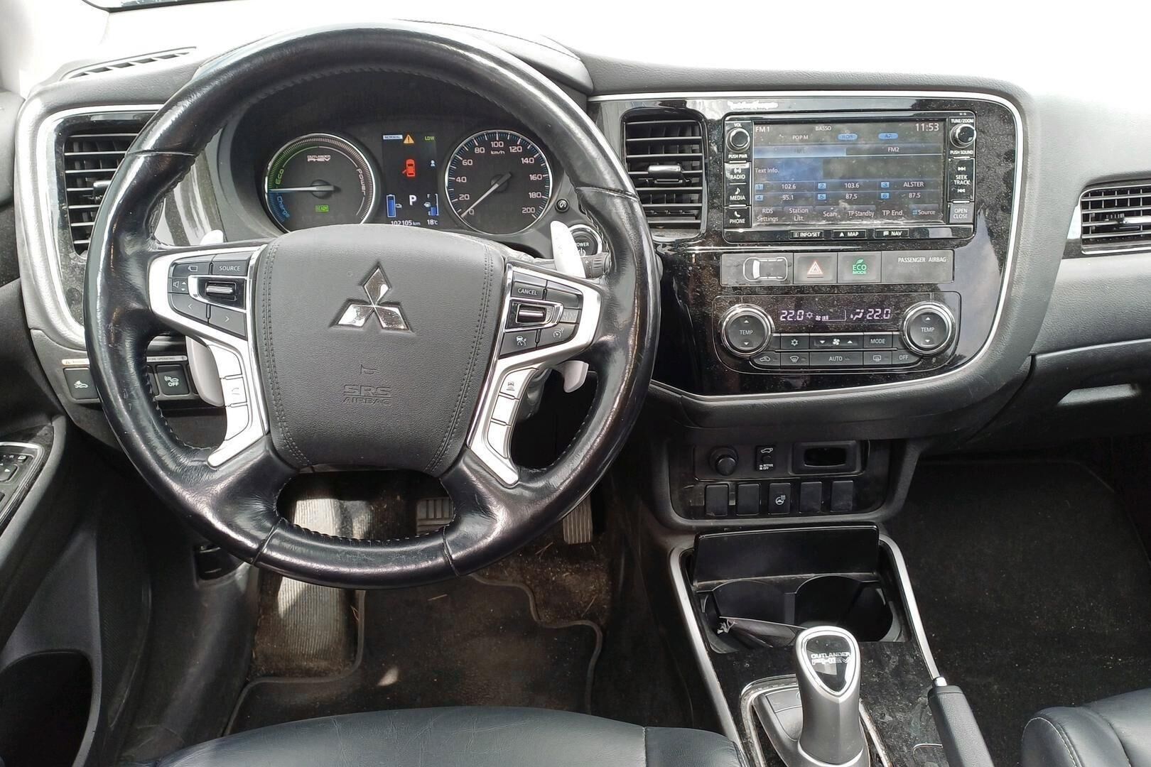 Mitsubishi Outlander PHEV iso kuva 1