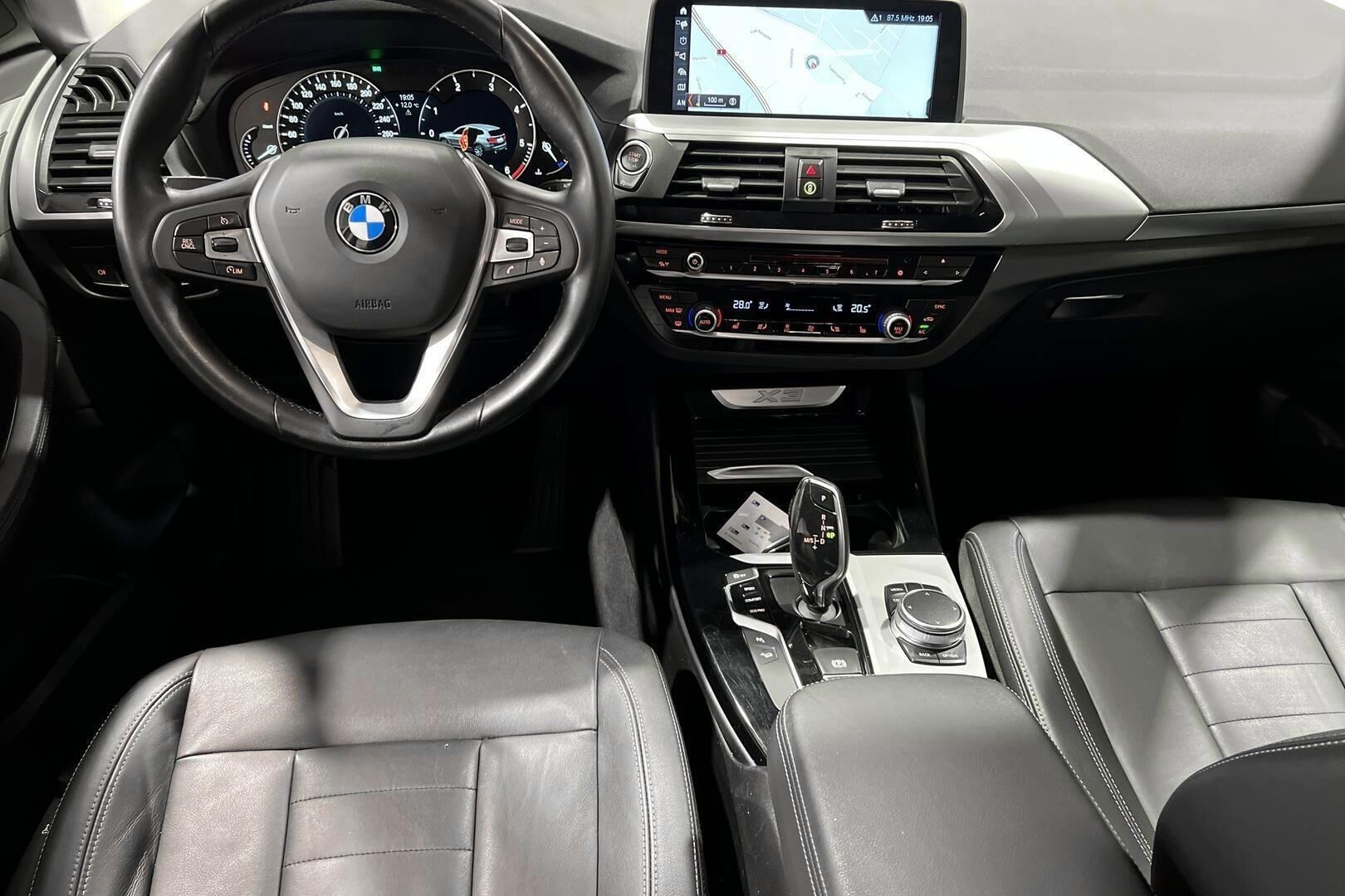 BMW X3 iso kuva 11