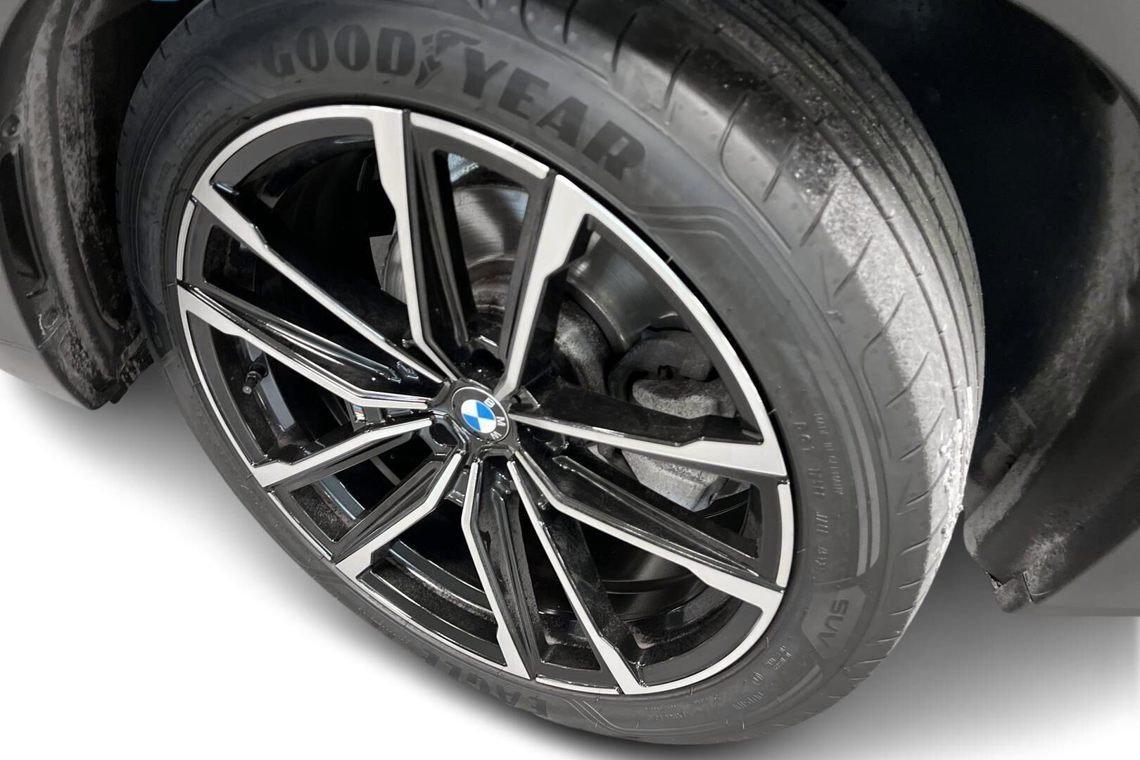 BMW X3 iso kuva 13