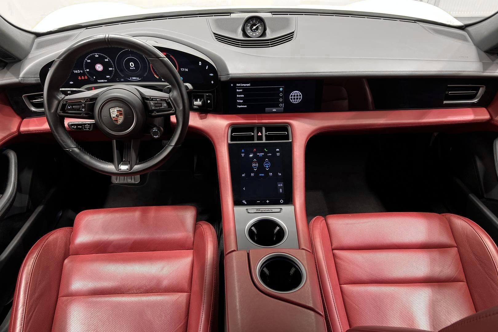 Porsche Taycan iso kuva 9