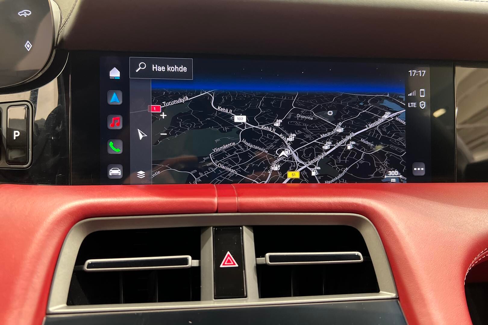 Porsche Taycan iso kuva 15