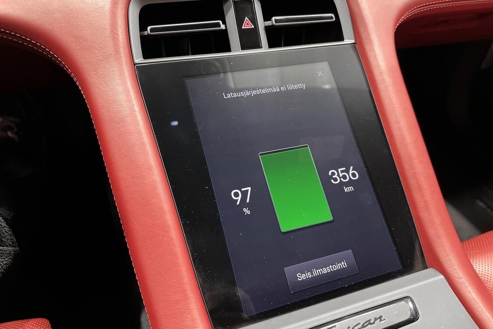 Porsche Taycan iso kuva 26