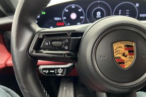 Porsche Taycan esikatselu 30