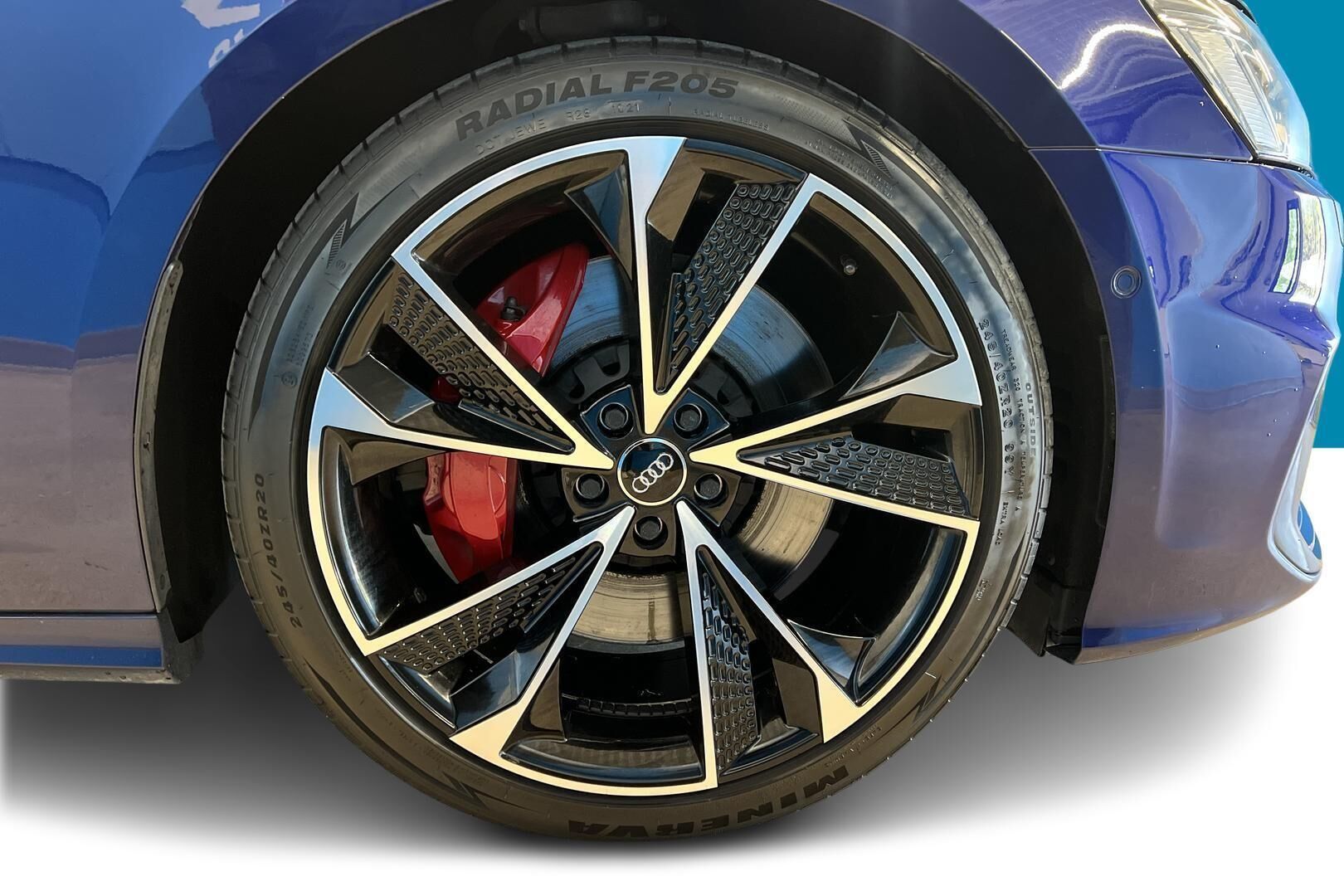 Audi A6 iso kuva 11