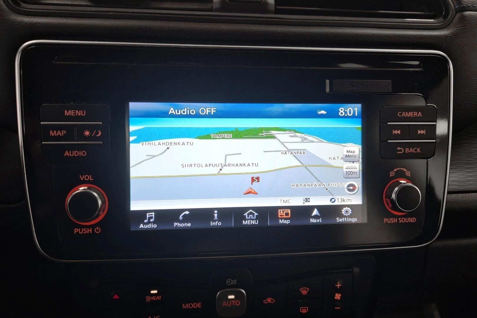 Nissan Leaf iso kuva 15