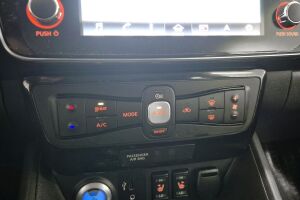 Nissan Leaf esikatselu 16