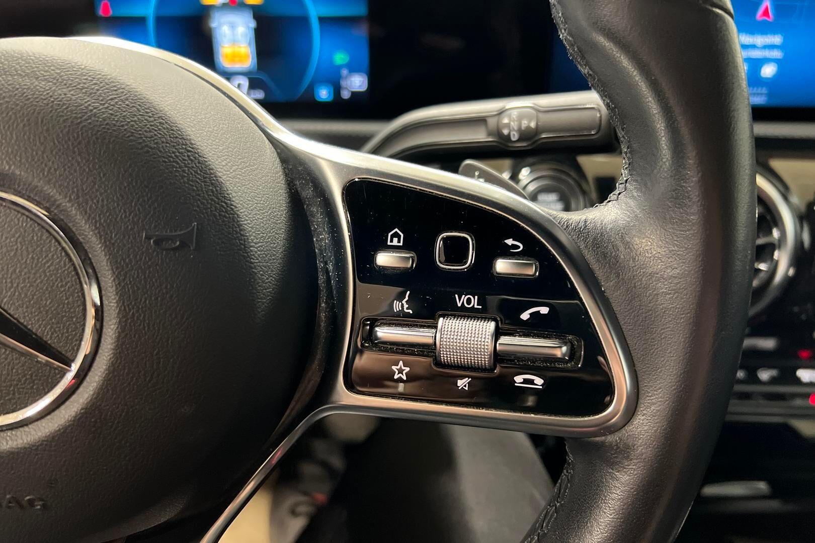 Mercedes-Benz CLA iso kuva 19