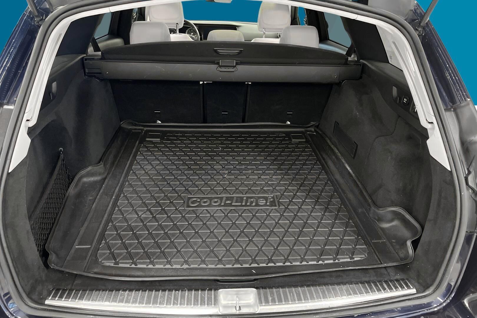 Mercedes-Benz E iso kuva 12