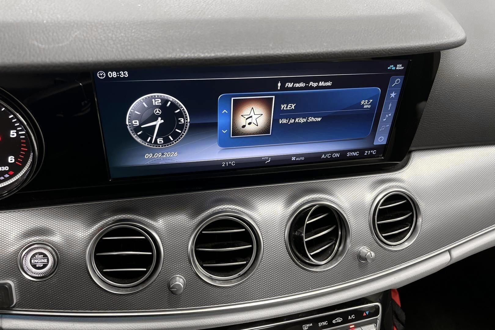 Mercedes-Benz E iso kuva 15