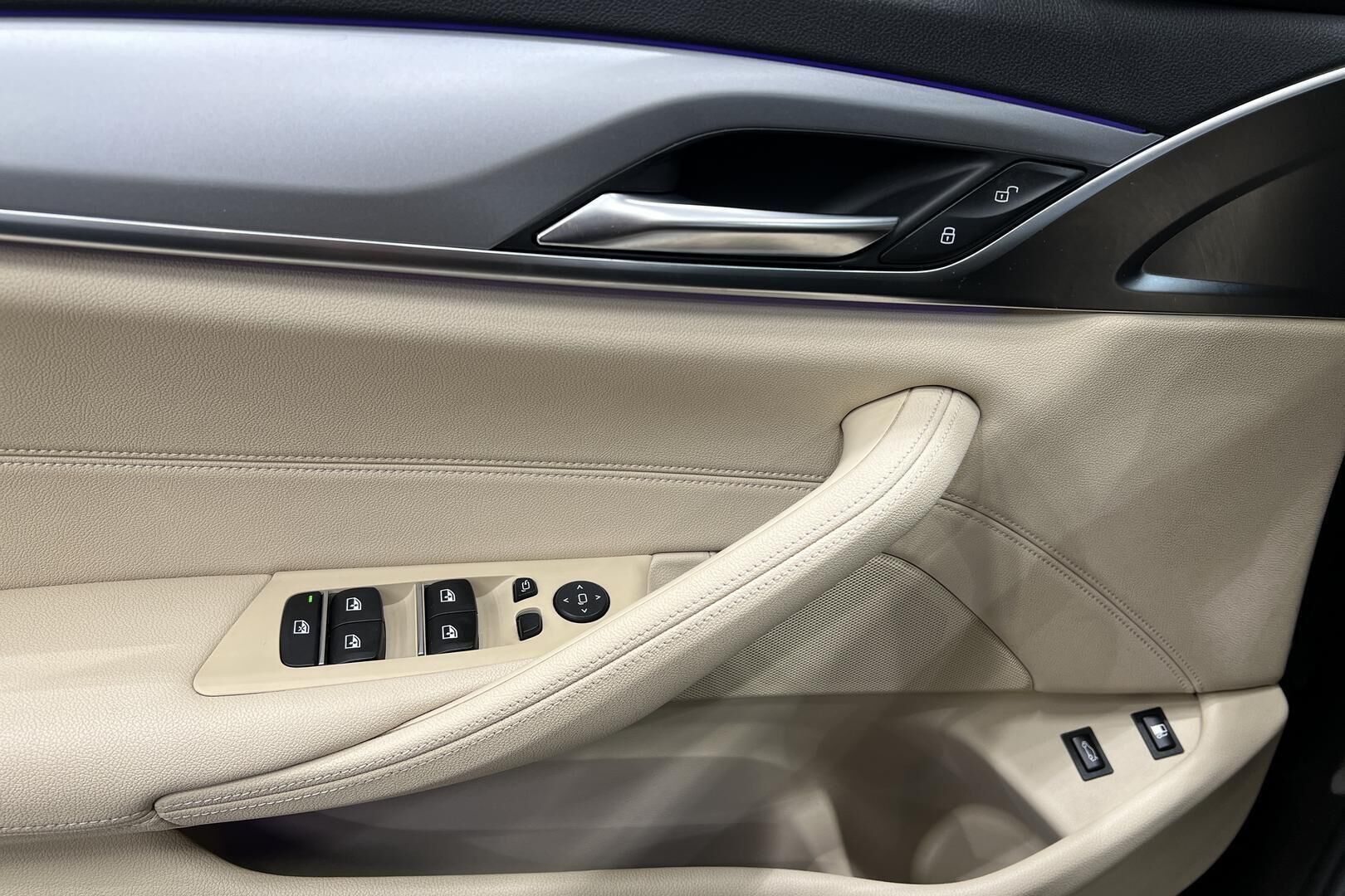 BMW 5-sarja iso kuva 27