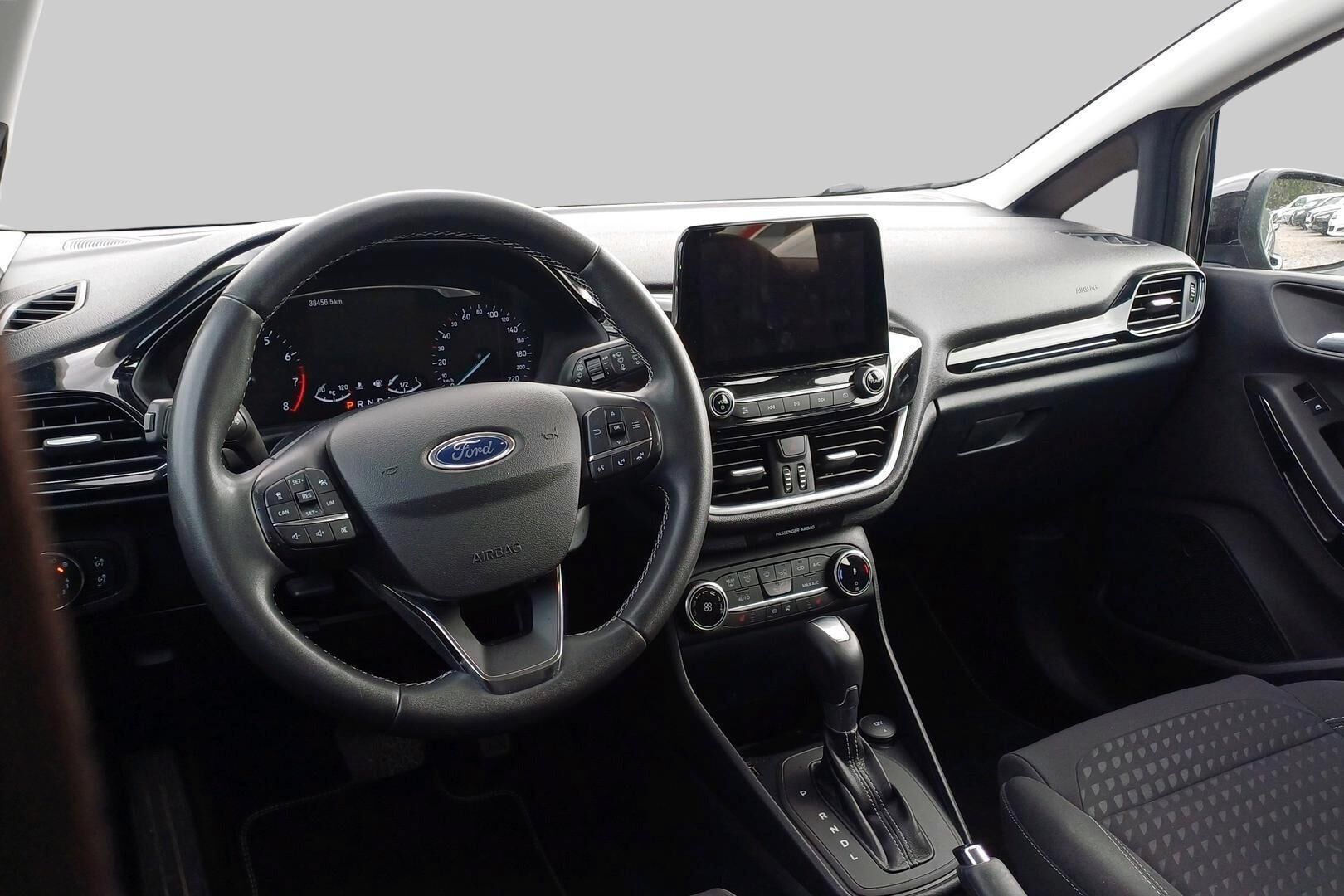 Ford Fiesta iso kuva 2