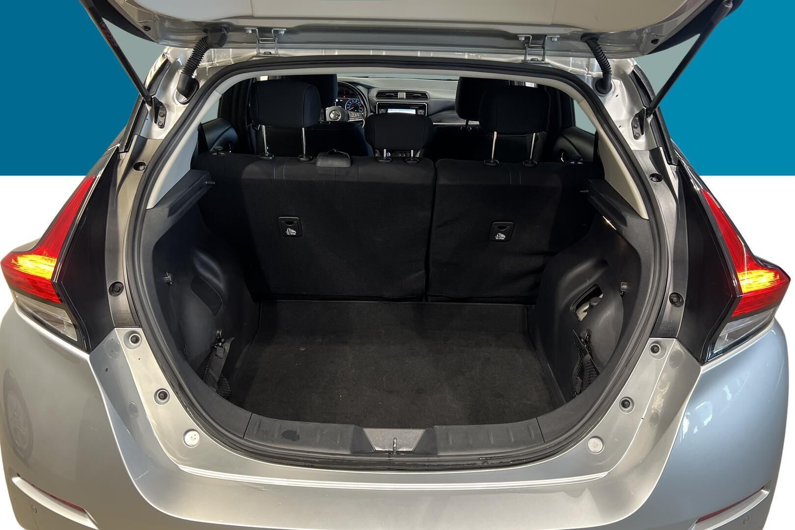 Nissan Leaf iso kuva 12