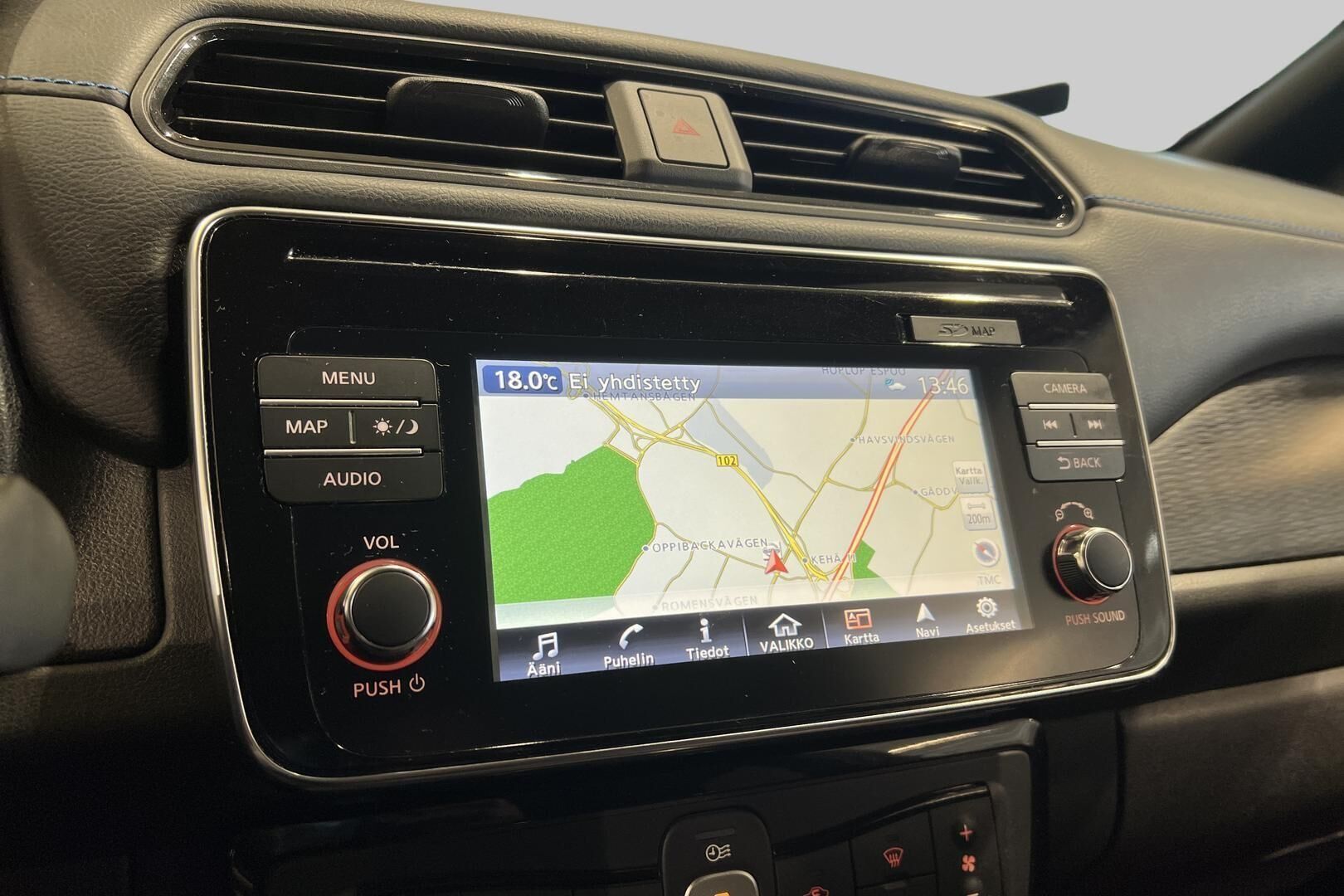 Nissan Leaf iso kuva 15
