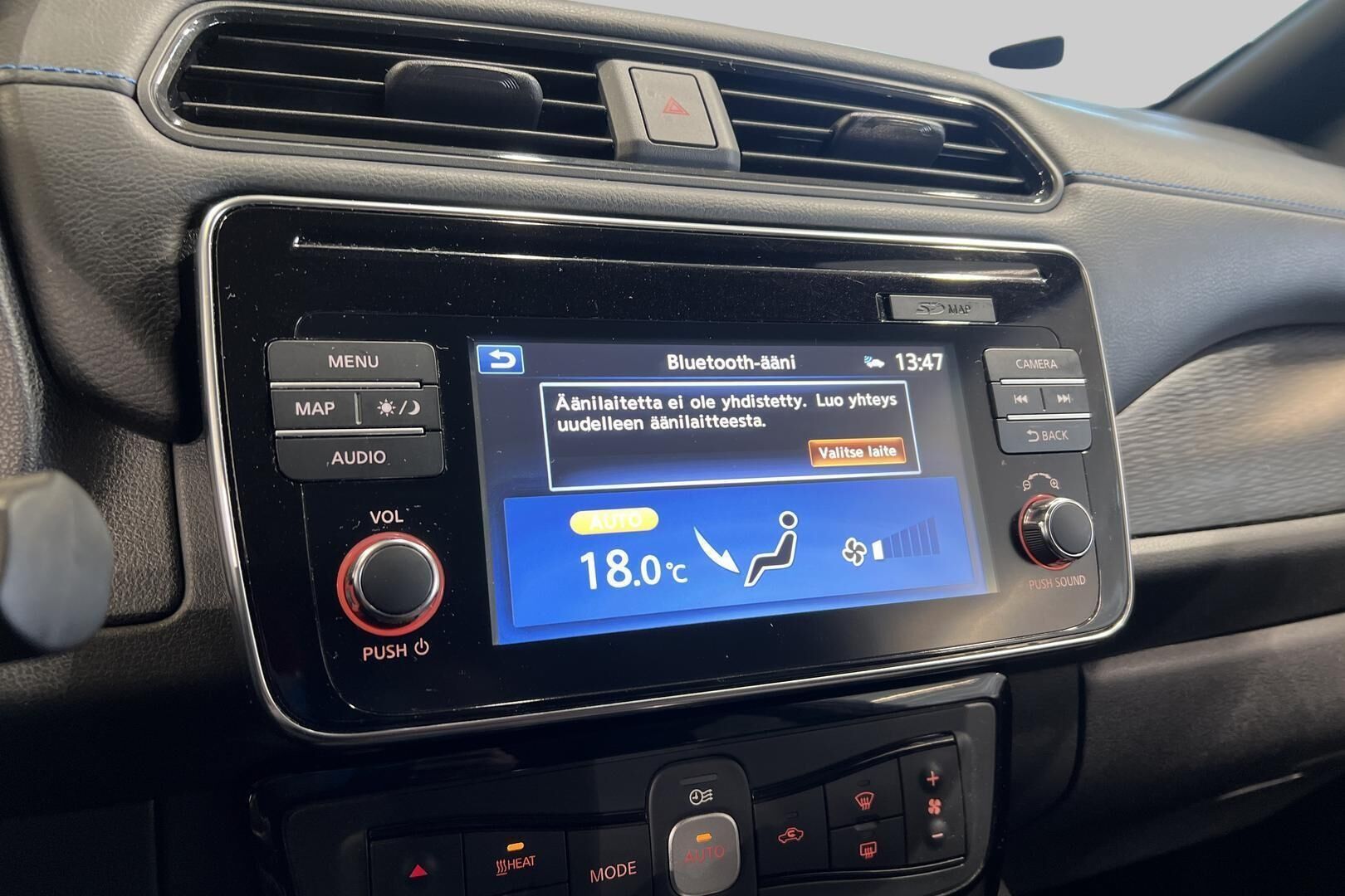 Nissan Leaf iso kuva 17