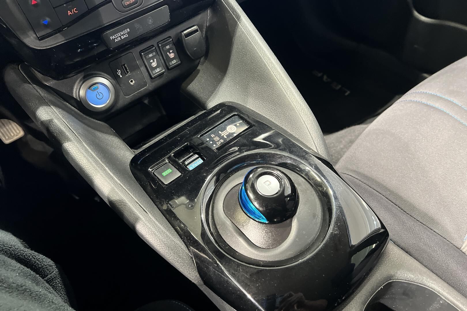 Nissan Leaf iso kuva 19
