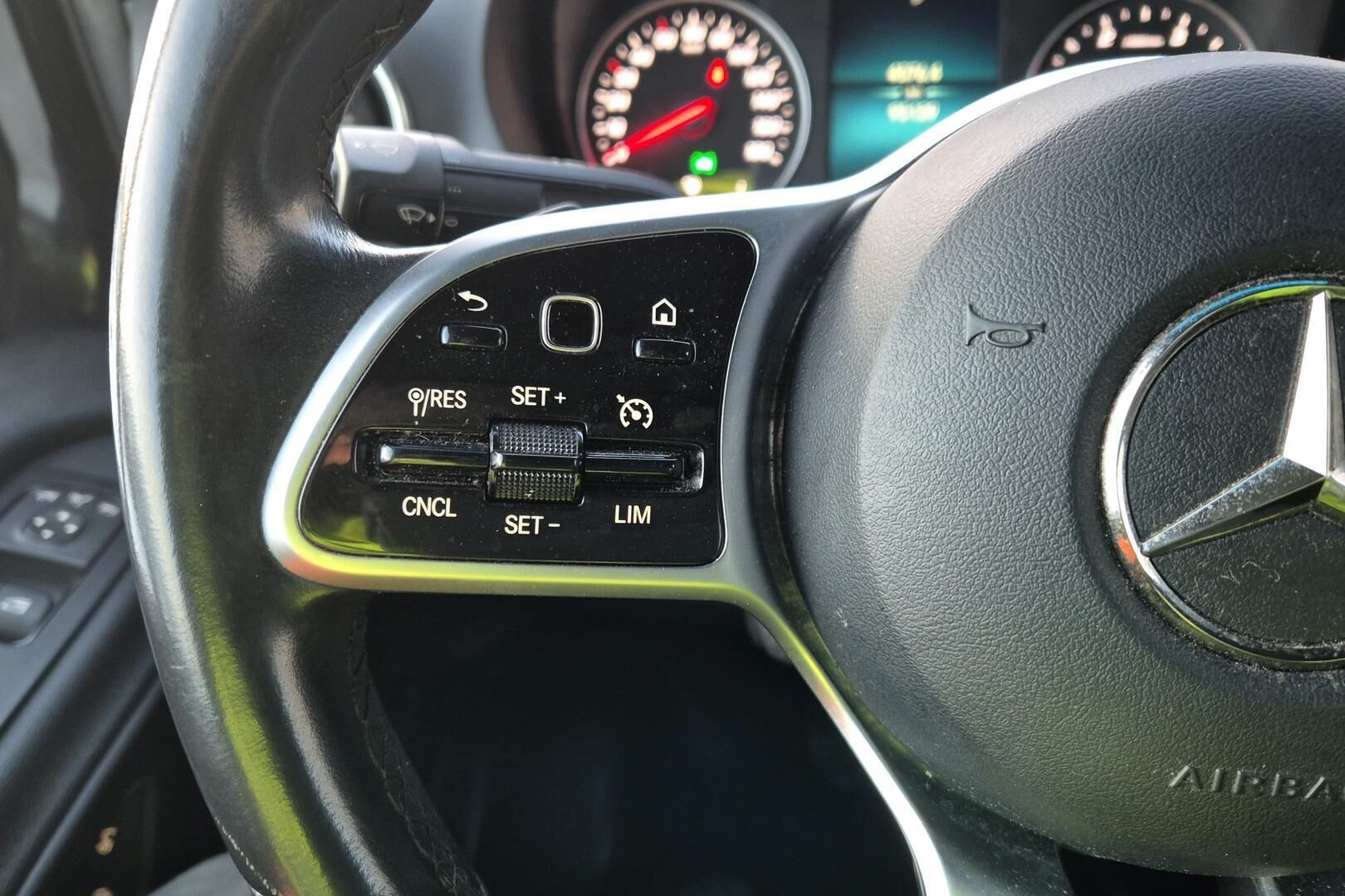 Mercedes-Benz Sprinter iso kuva 18