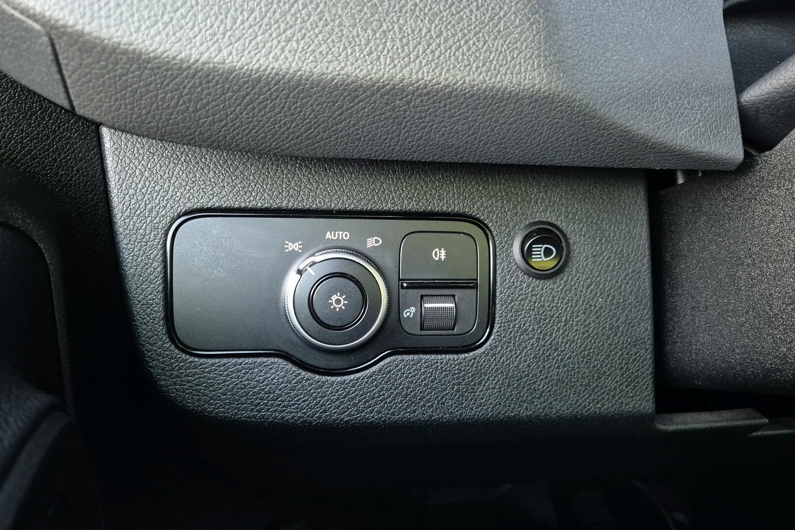 Mercedes-Benz Sprinter iso kuva 20