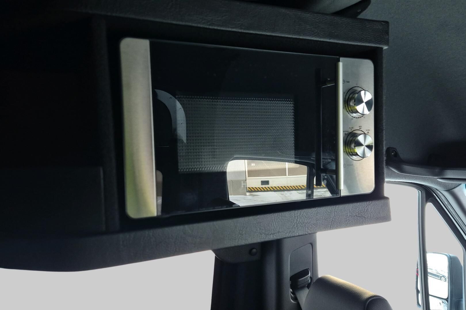 Mercedes-Benz Sprinter iso kuva 21