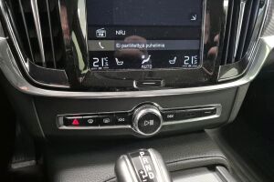 Volvo V90 Cross Country esikatselu 16