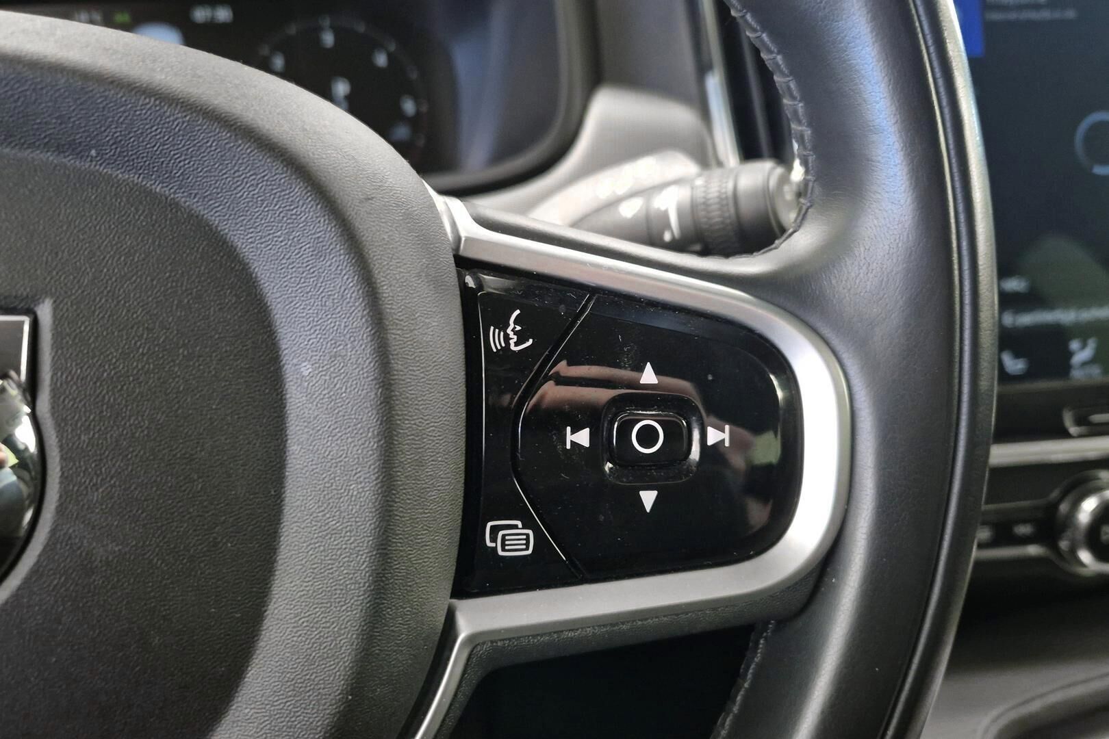 Volvo V90 Cross Country iso kuva 18