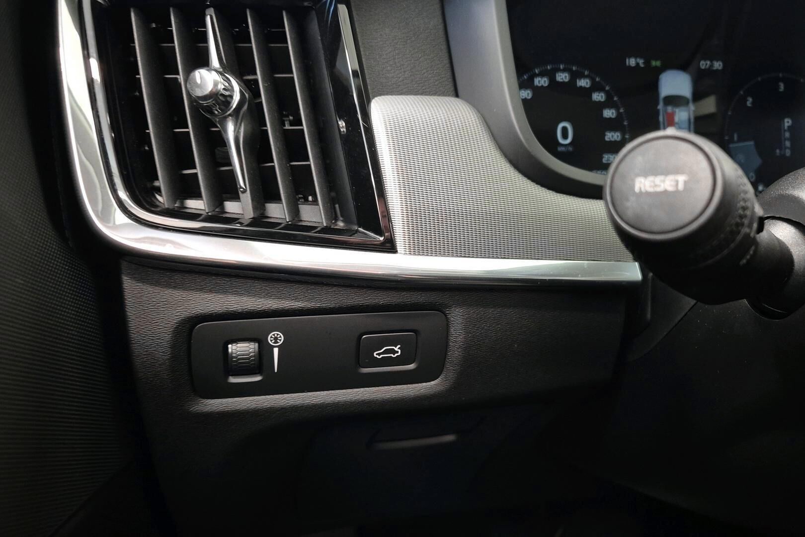 Volvo V90 Cross Country iso kuva 21