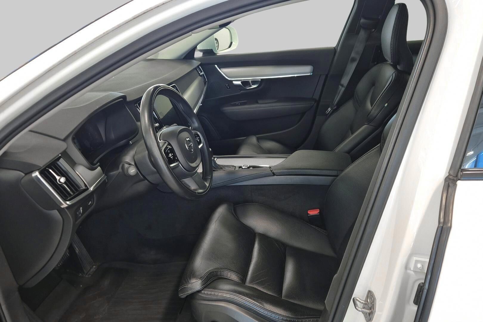 Volvo V90 Cross Country iso kuva 9