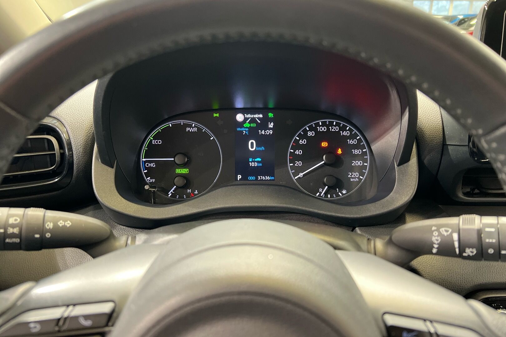 Toyota Yaris iso kuva 10
