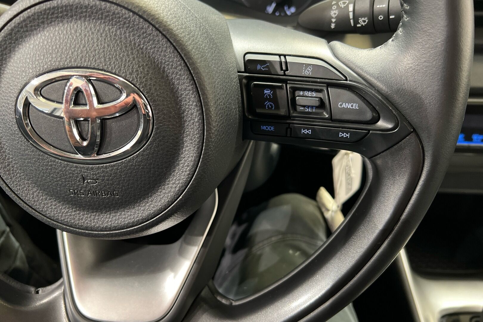 Toyota Yaris iso kuva 15