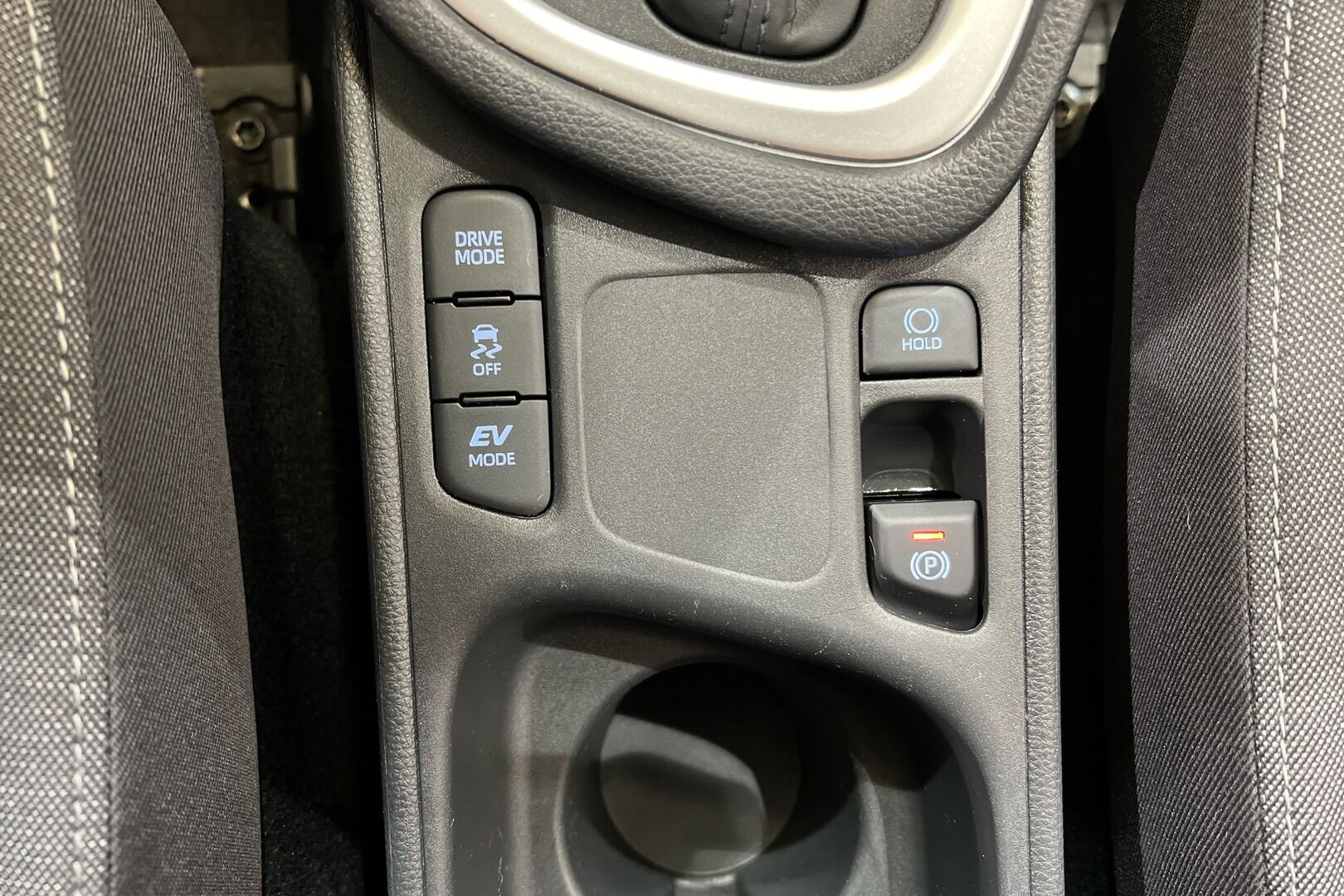 Toyota Yaris iso kuva 16