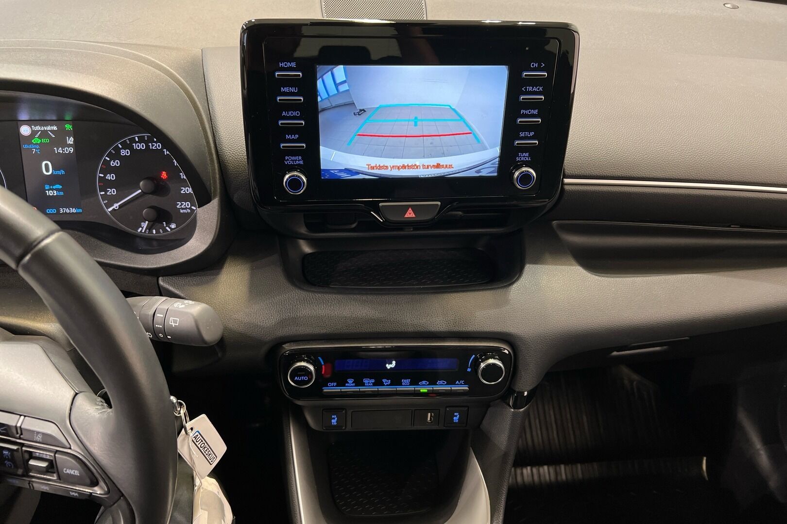 Toyota Yaris iso kuva 21