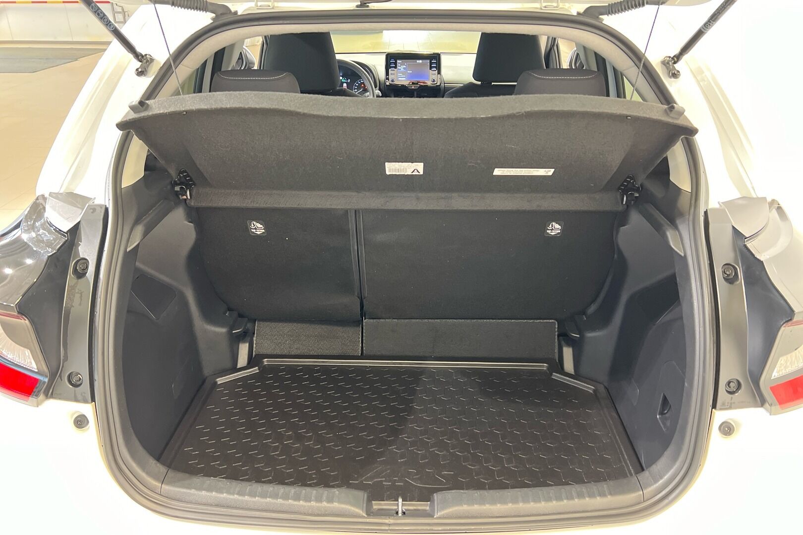 Toyota Yaris iso kuva 7