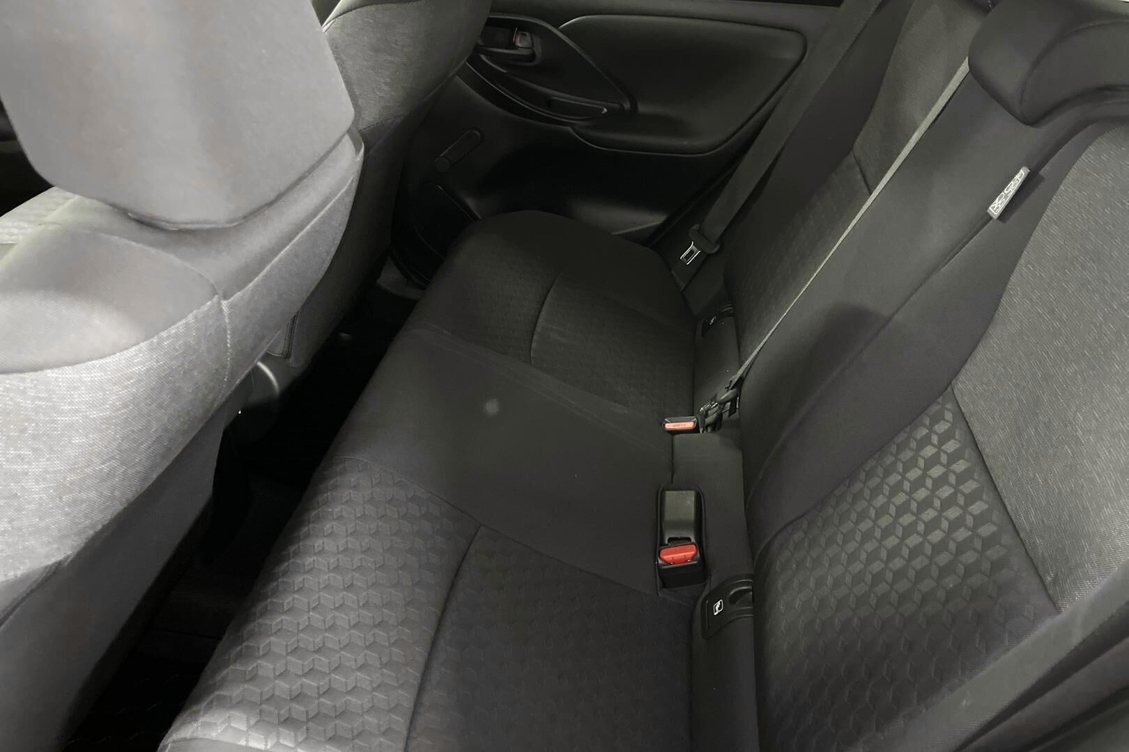 Toyota Yaris iso kuva 9