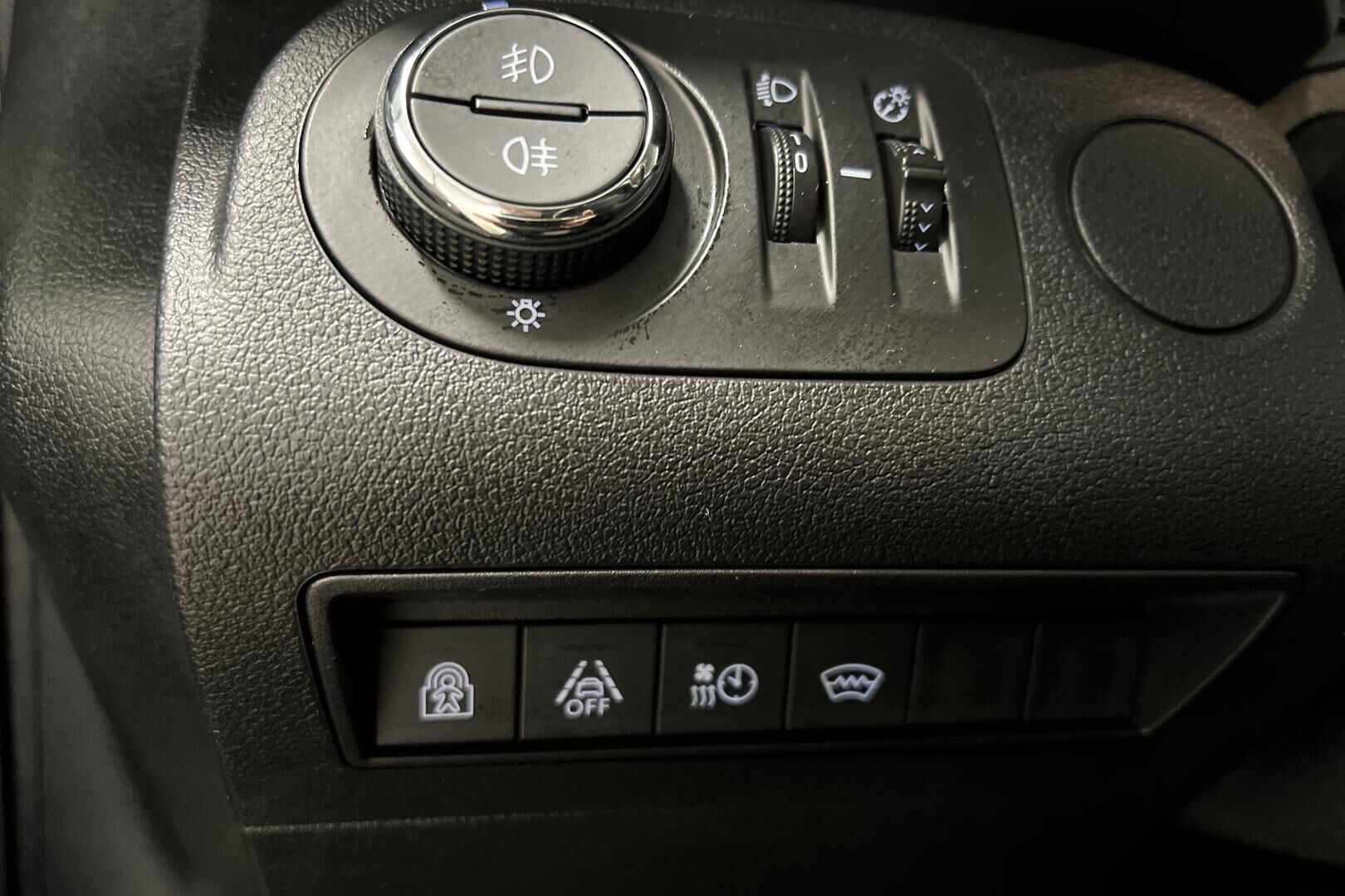 Opel Combo-e iso kuva 17