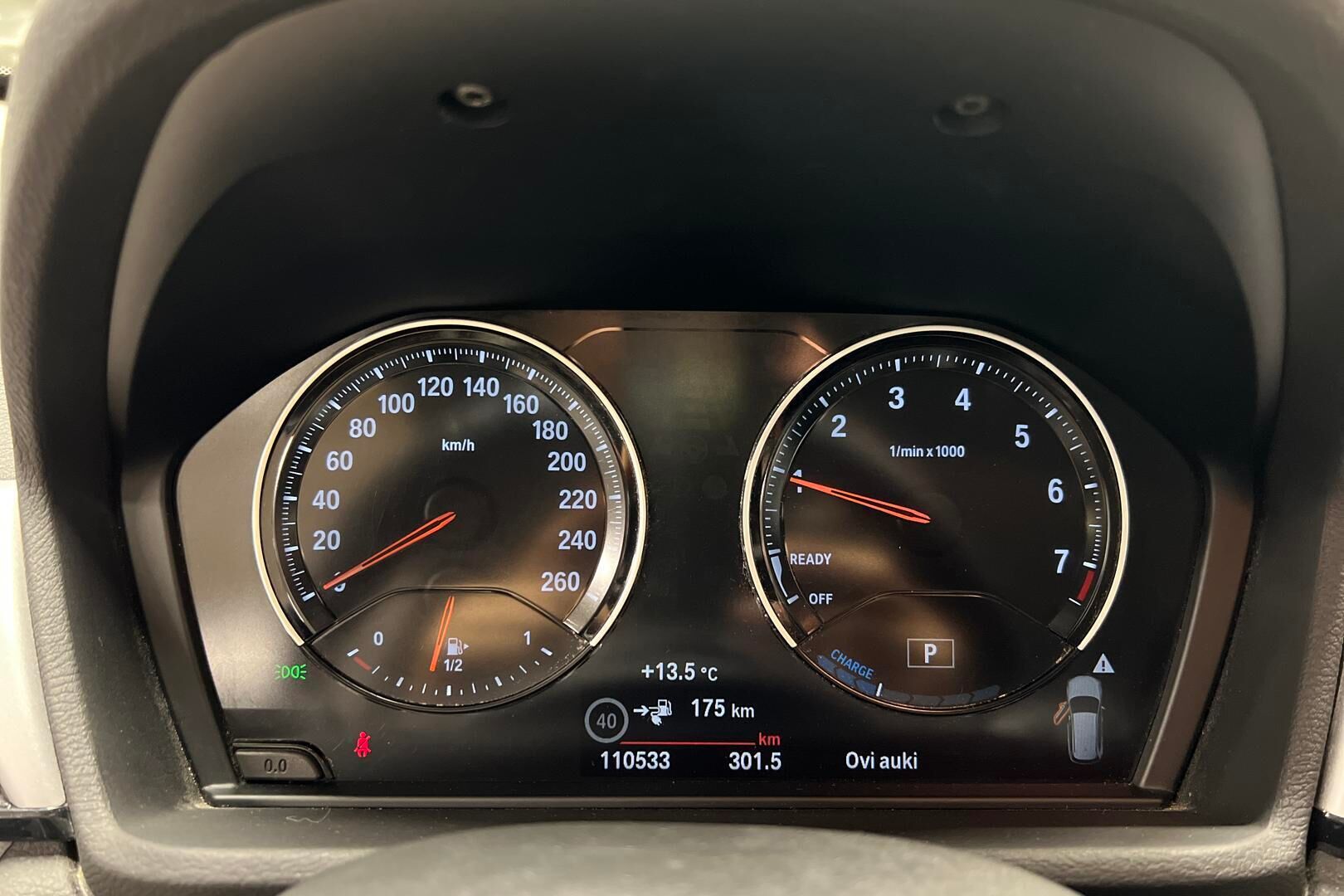 BMW X1 iso kuva 11