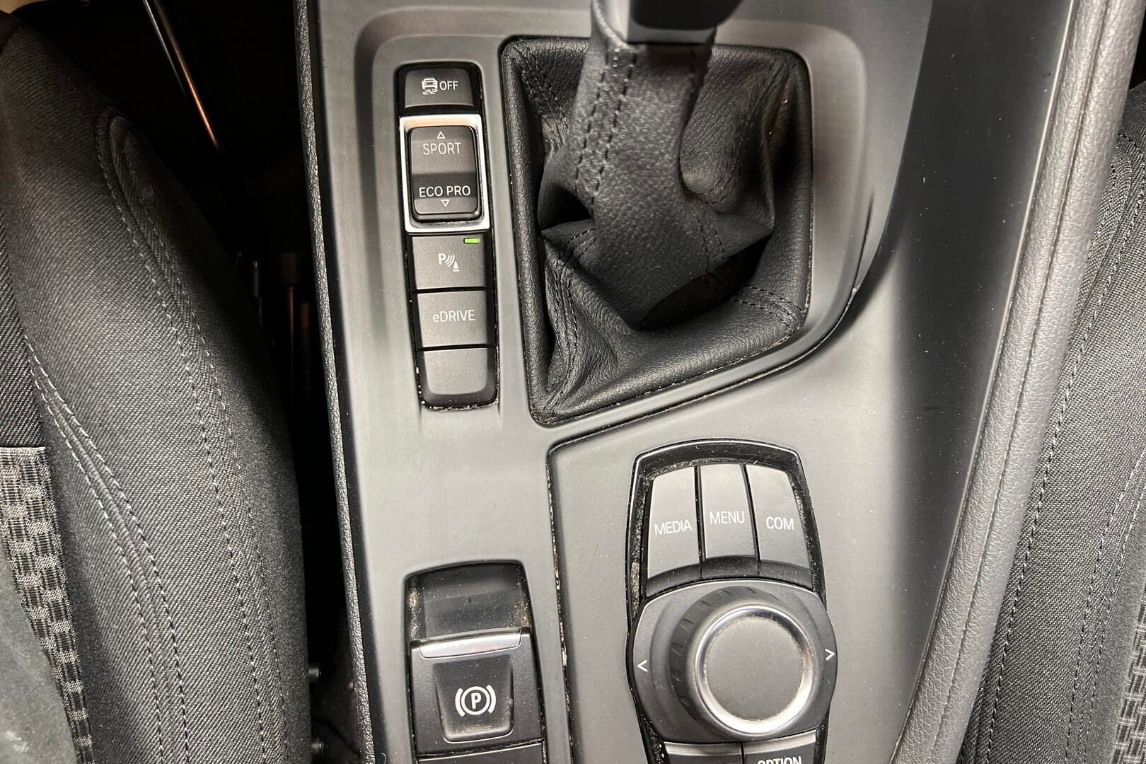 BMW X1 iso kuva 13