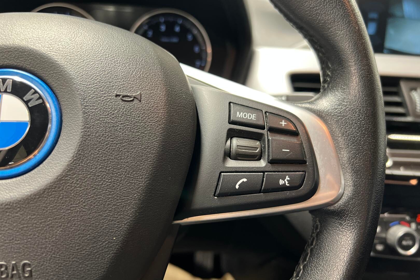 BMW X1 iso kuva 14