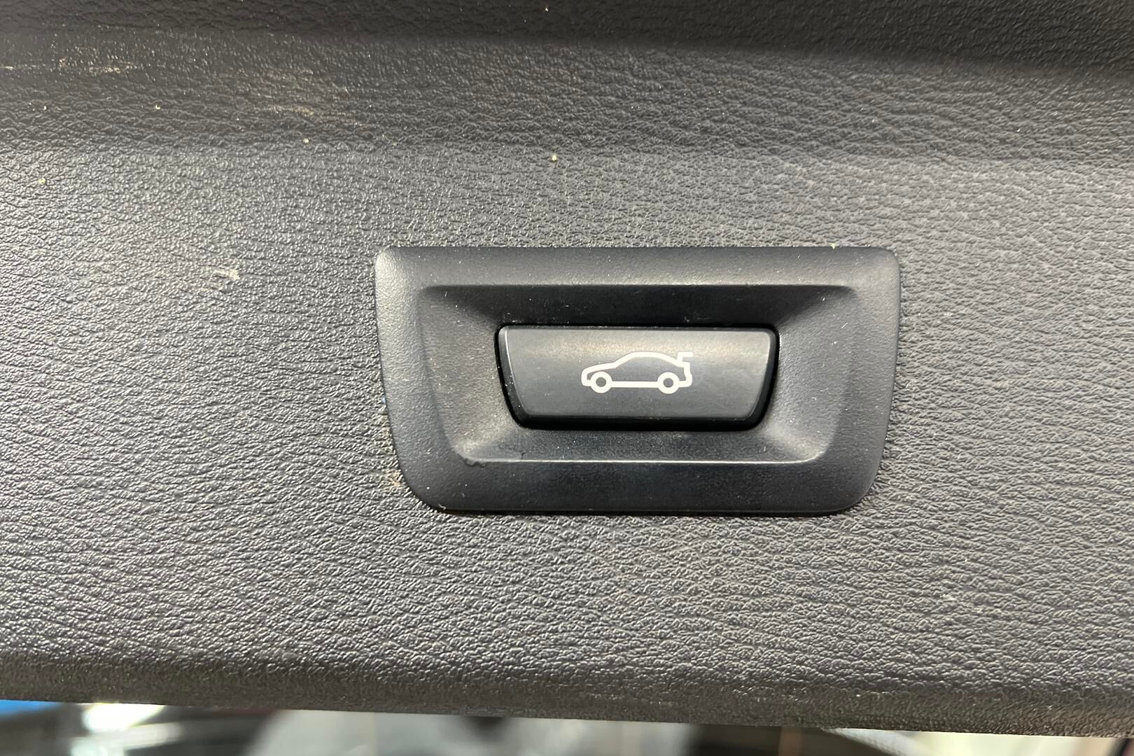 BMW X1 iso kuva 16