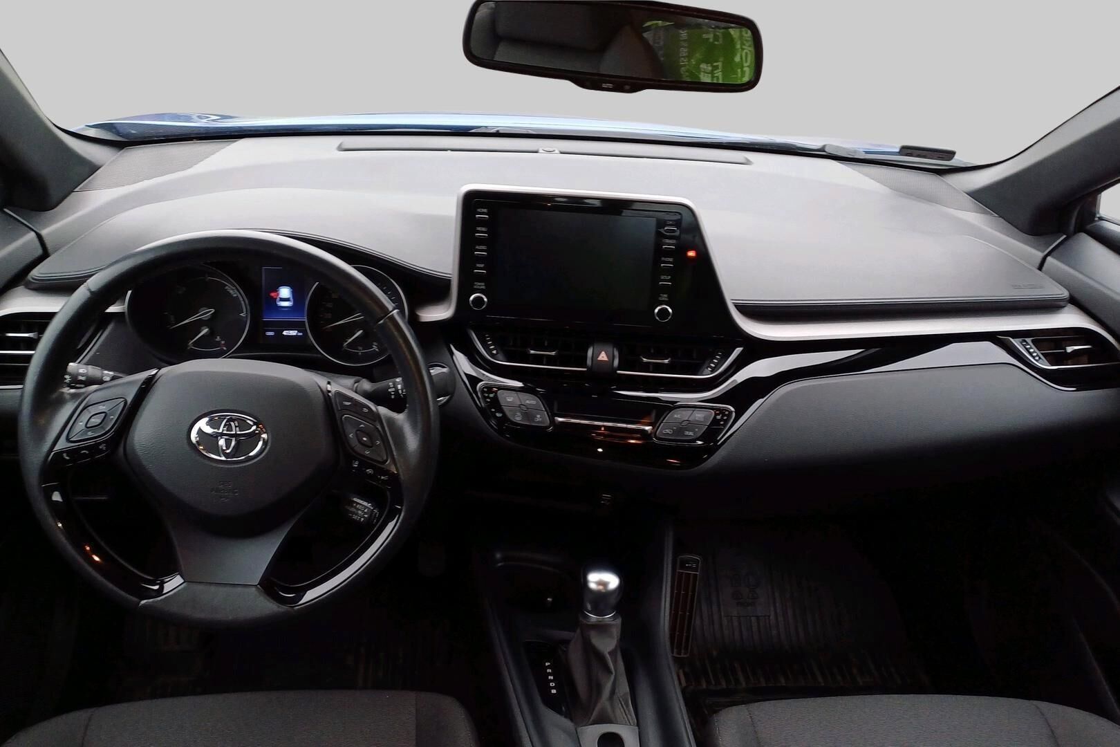Toyota C-HR iso kuva 1