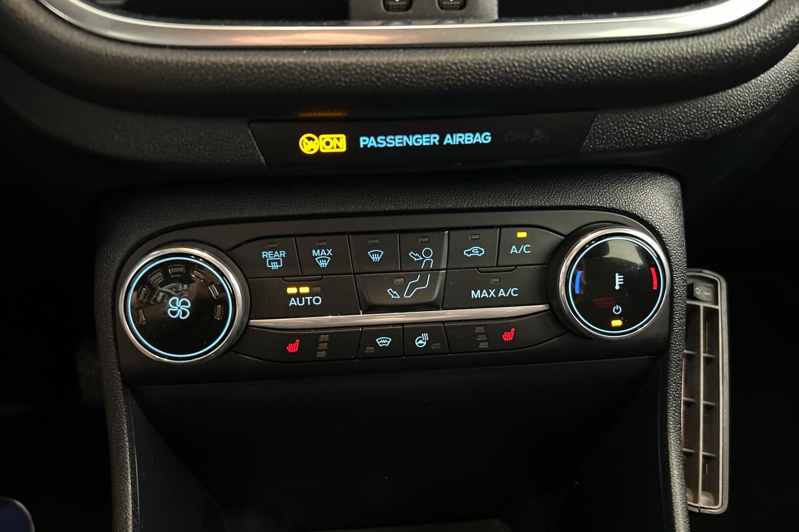 Ford Fiesta iso kuva 19