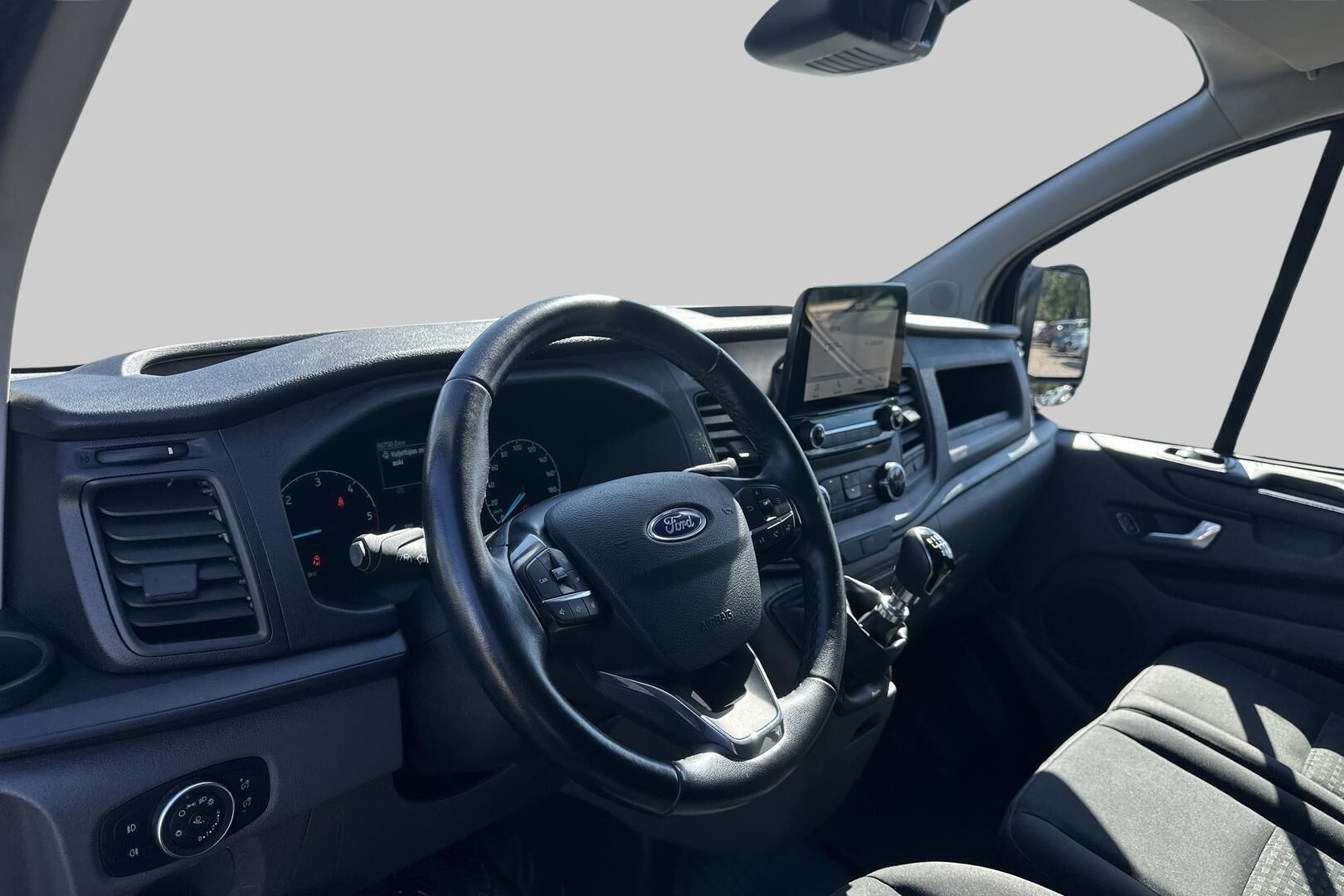 Ford Transit Custom iso kuva 5