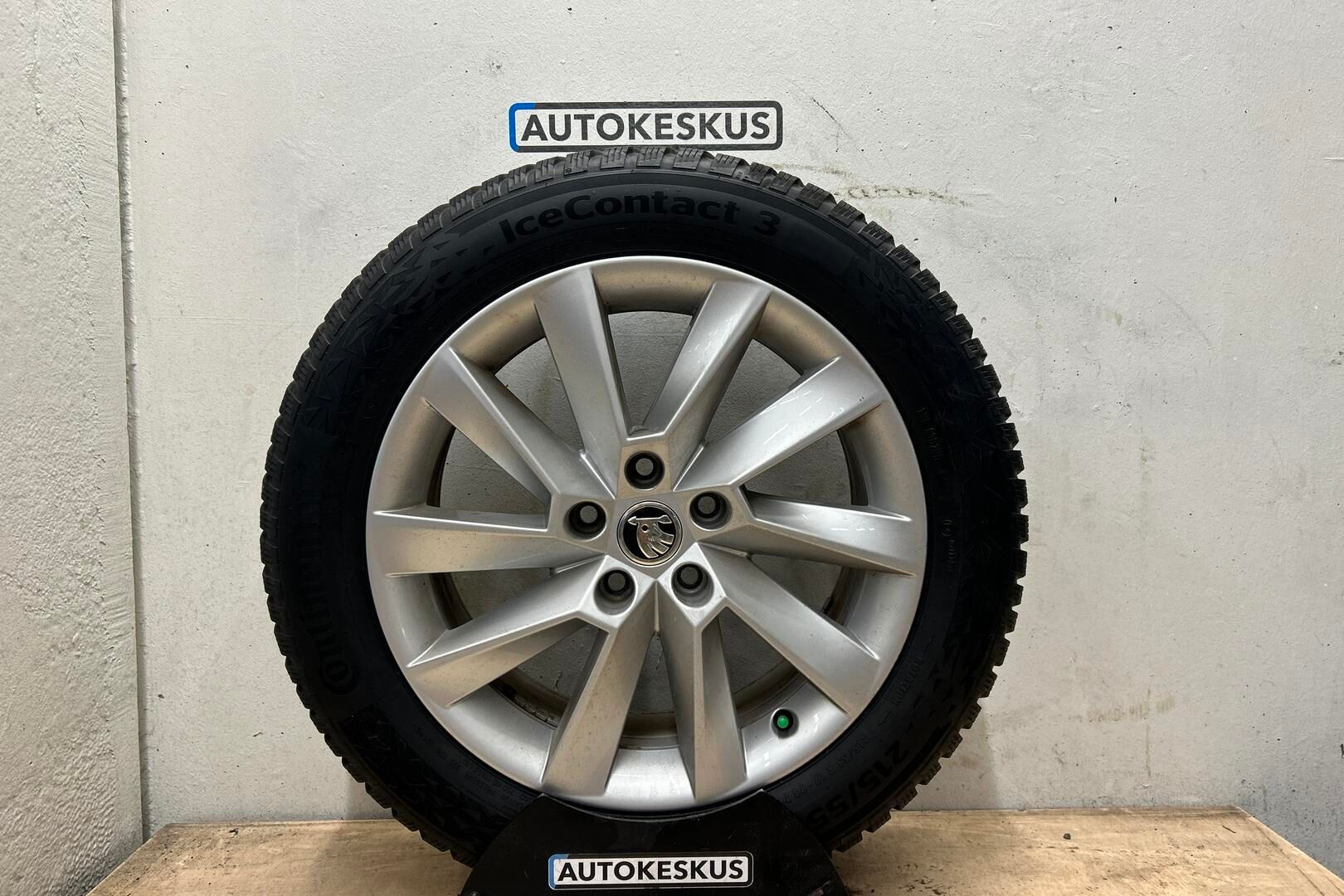 Skoda Superb iso kuva 20