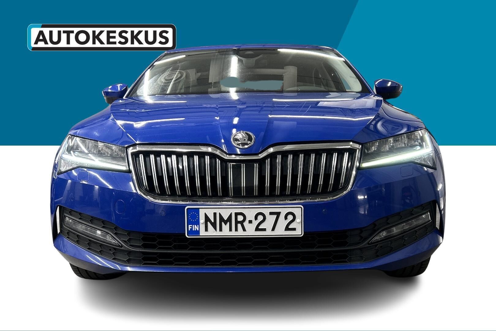 Skoda Superb iso kuva 2