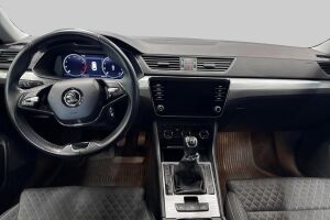 Skoda Superb esikatselu 10