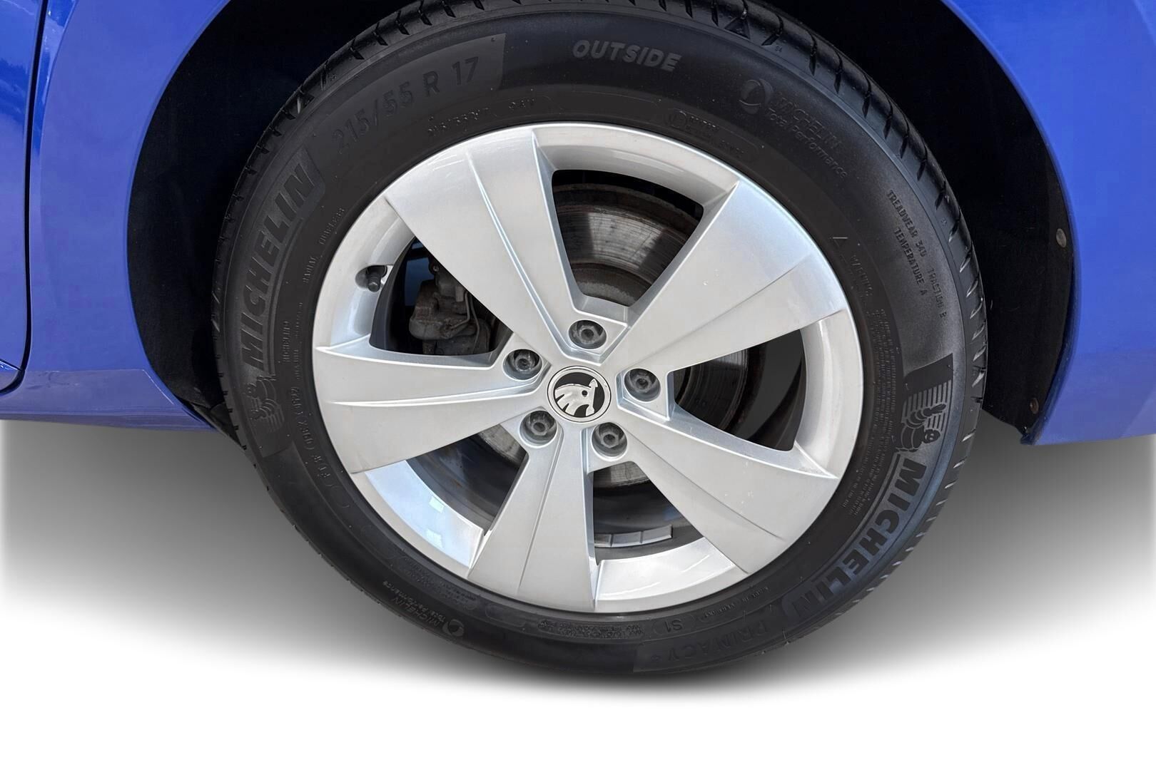 Skoda Superb iso kuva 11